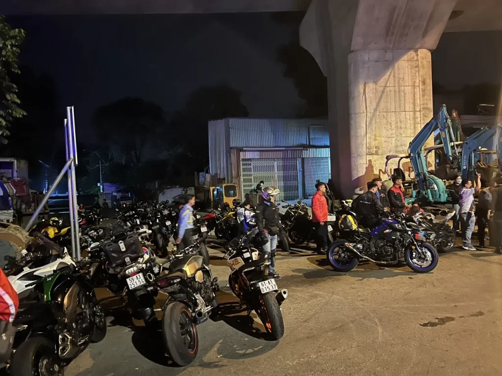 Thực trạng việc di chuyển của moto phân khối lớn trong đô thị