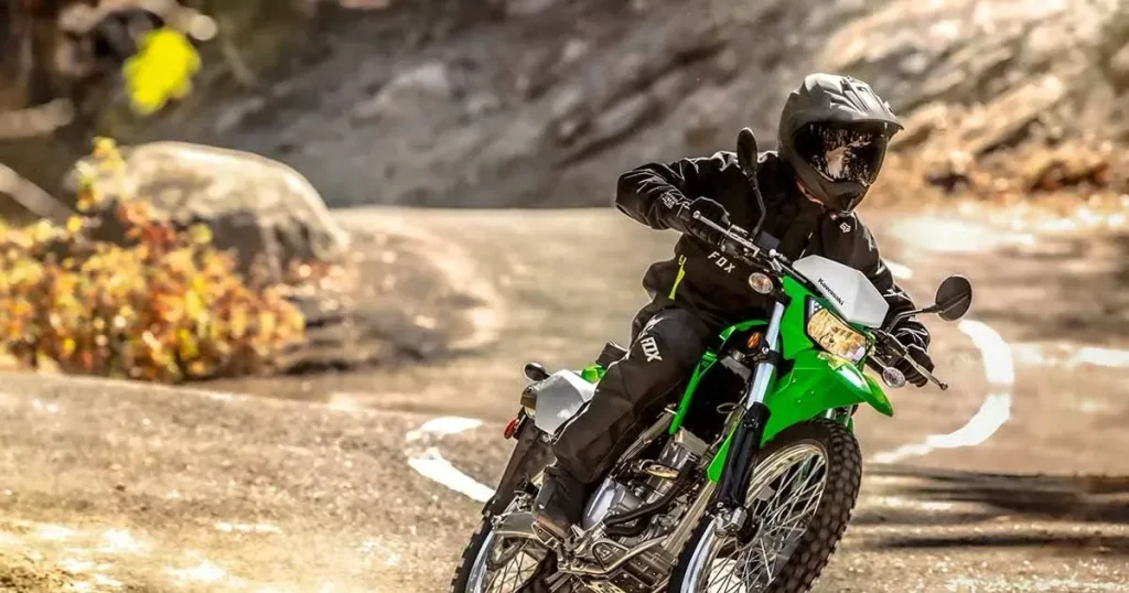 Vì Sao Việc Chọn Xe Moto Phù Hợp Cho Đường Dài Quan Trọng?