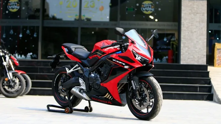 Yamaha YZF-R3 2025
