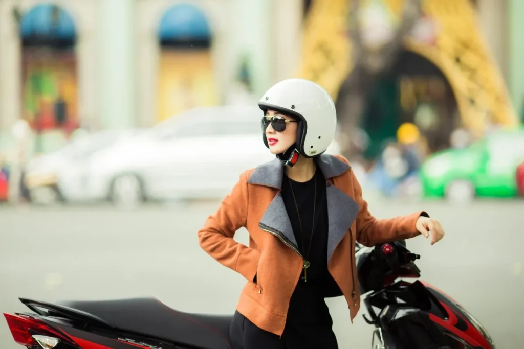 cách chọn mũ bảo hiểm cho người đi moto