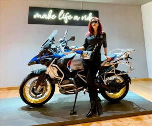 phong cách thời trang khi đi moto