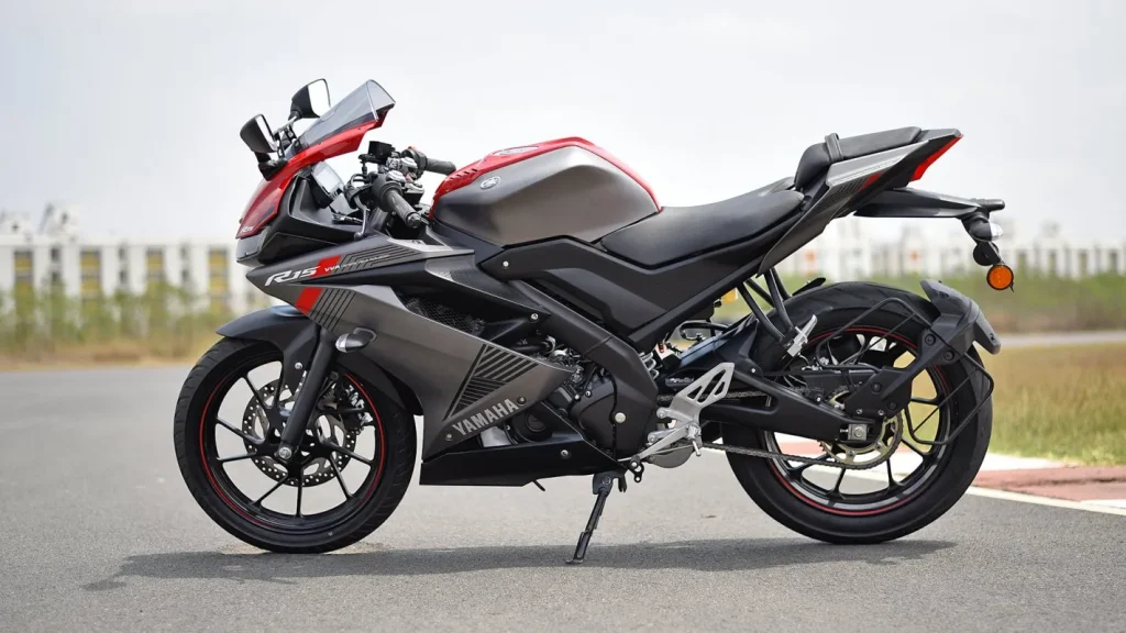 review xe moto Yamaha R15